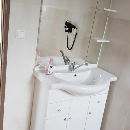 Reem Hotell Pommeuse